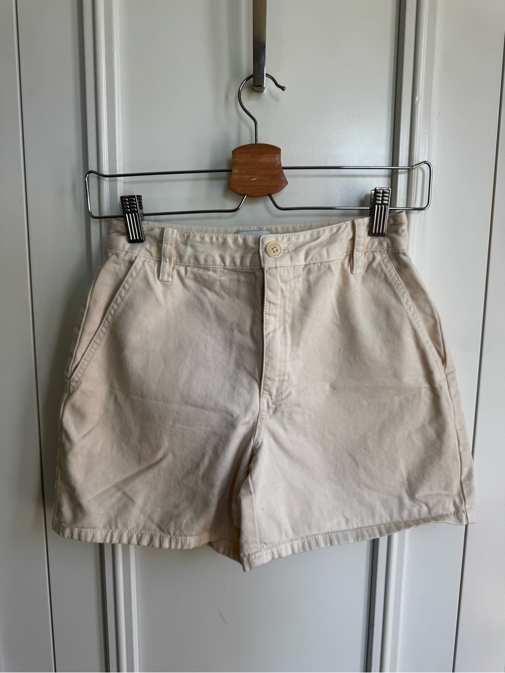 Aritzia (Sun-Deh) Shorts - Size 2 Cream
